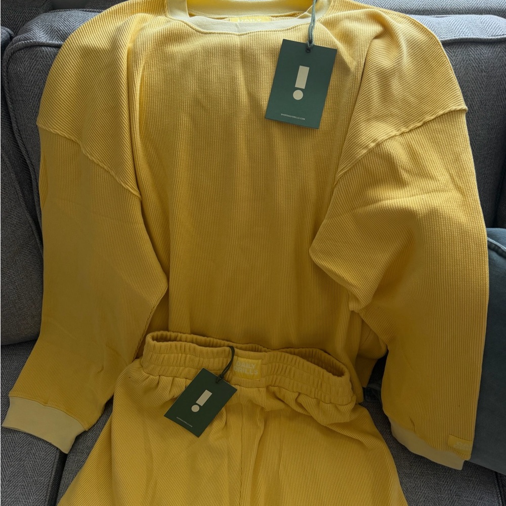 Sunny Yellow Thermal Resort Shorts - Picture 3 of 5
